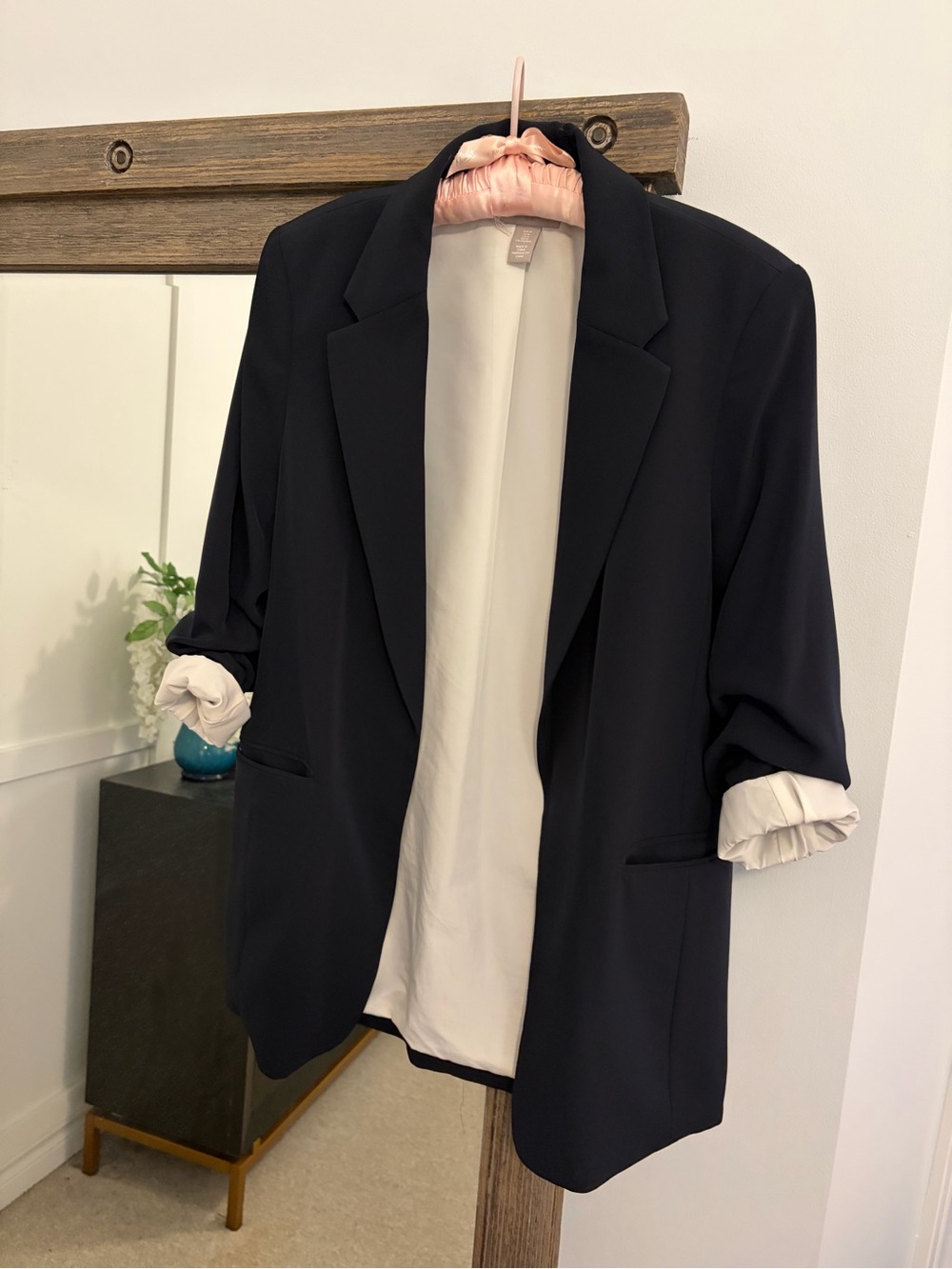 Navy Blue Blazer with quarter-length sleeves